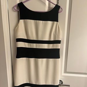 Maggie London size 12, runs small, dress